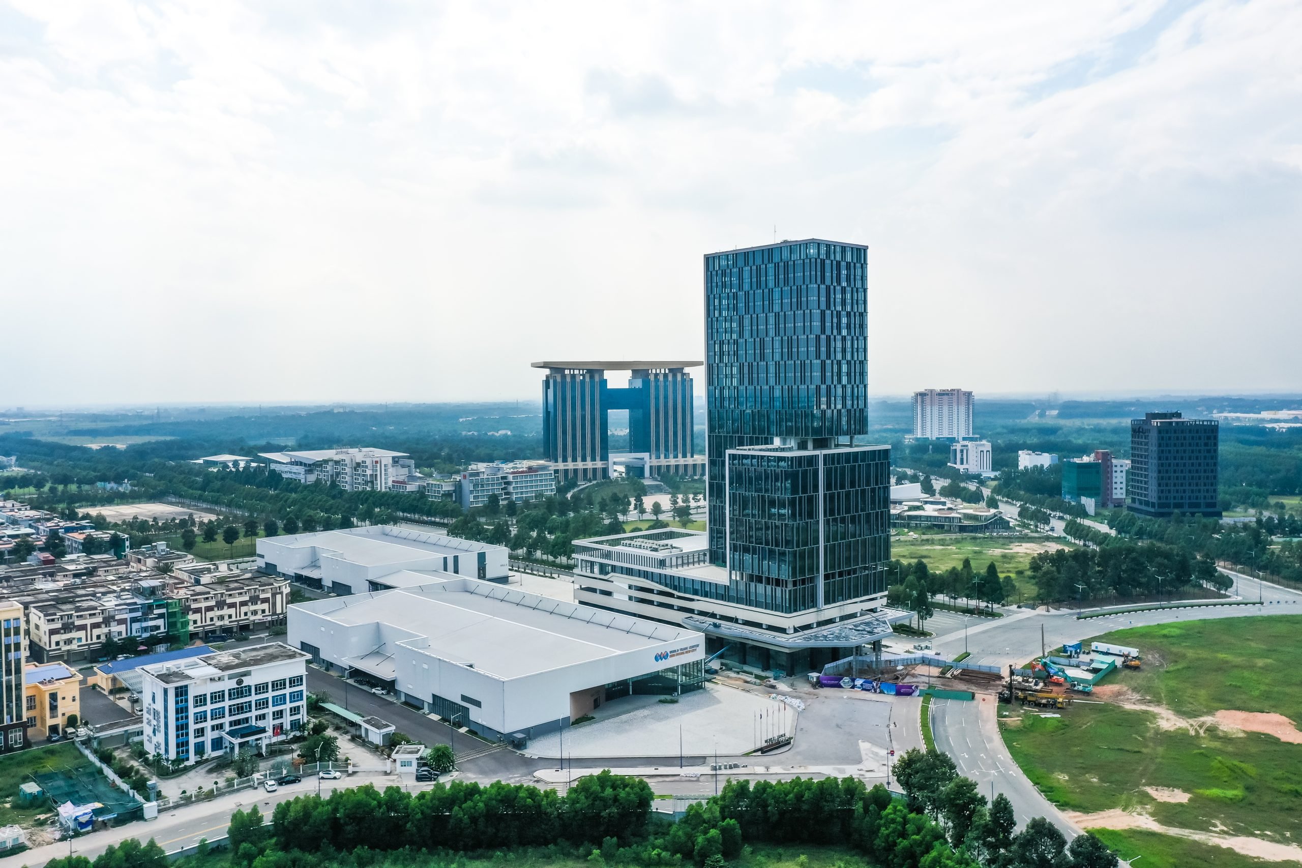 Tổng quan về tòa nhà văn phòng thương mại dịch vụ Becamex